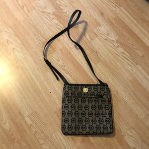 Michael kors cross body